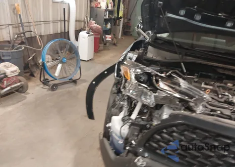 2024 Toyota Corolla Cross Le из США, поврежденный, VIN 7MUCAABG9RV117165